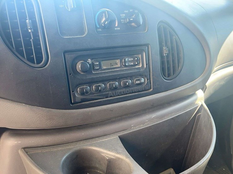 1998-ford-e150-image-32