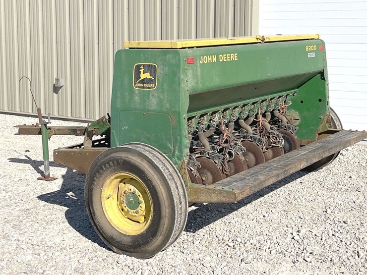 john-deere-8200-image-6