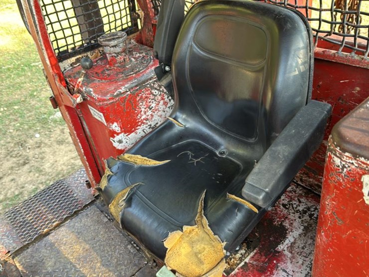 #1752-•-2013-kmc-210ca-track-skidder-image-6