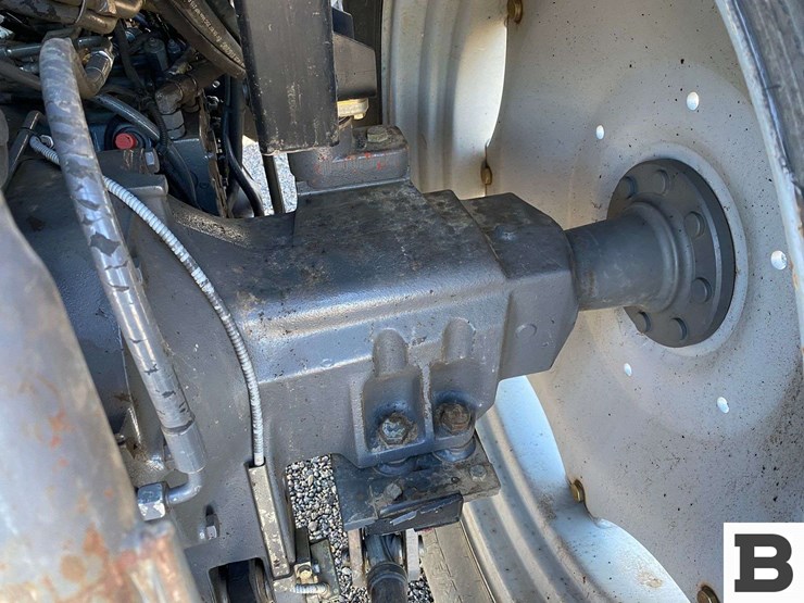 2012-massey-ferguson-5475-image-41