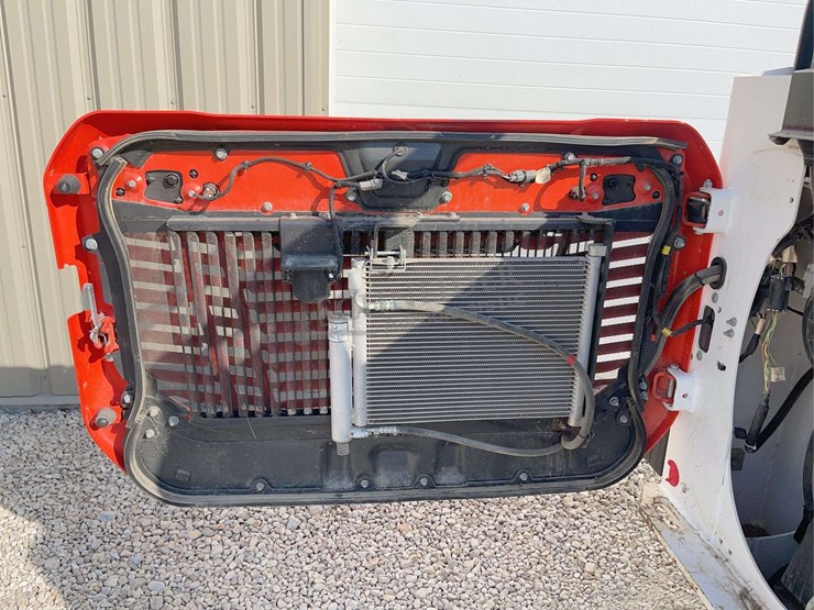 2022-bobcat-t66-image-24