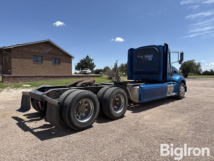 2009-peterbilt-386-image-5
