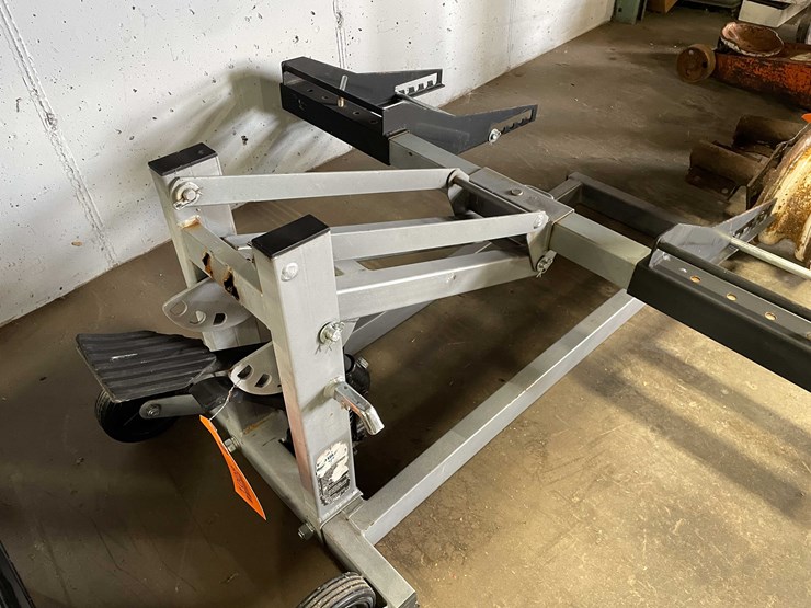 #8515-•-high-lift-mower-or-atv-(cw)-image-1