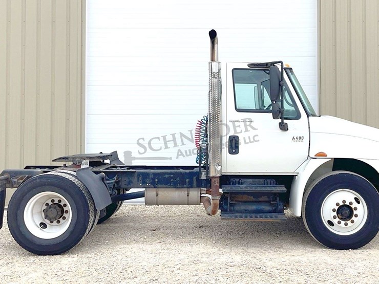 2003-international-durastar-4400-image-3