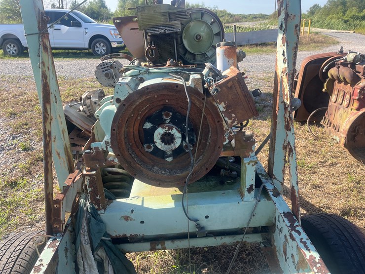 #124-•-trailer-mounted-diesel-engine-for-parts-and-repairs-image-15