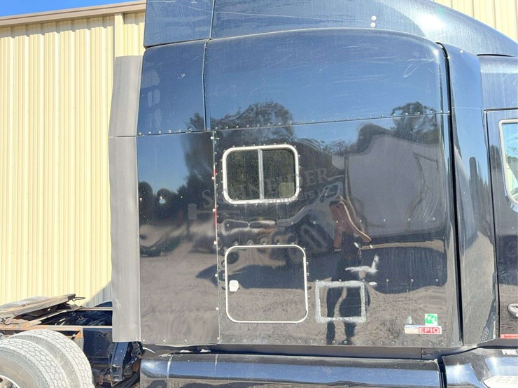 2017-peterbilt-579-image-17