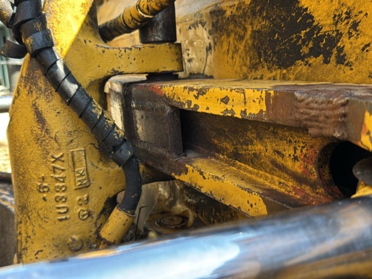 caterpillar-d4h-image-28