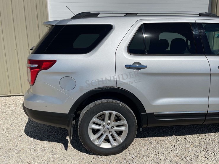 2013-ford-explorer-image-17