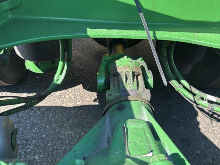 2023-peterbilt-579-image-35