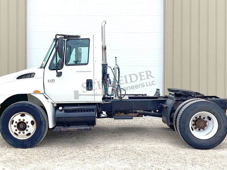 2003-international-durastar-4400-image-4