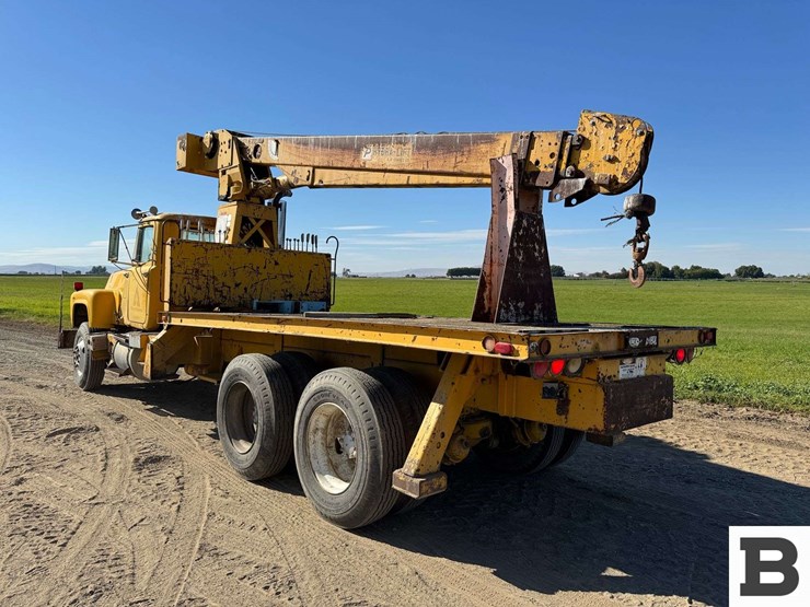 1969-mack-boom-truck-image-4