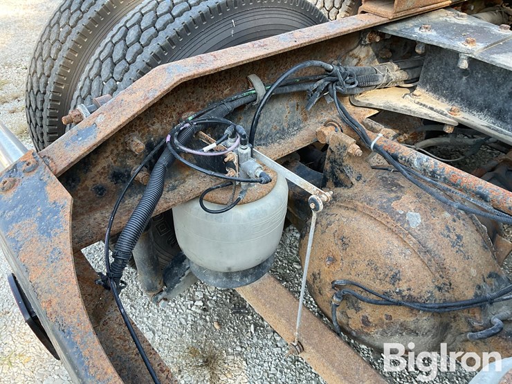 2006-peterbilt-379-image-14