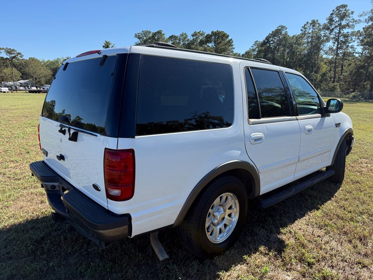 2002-ford-expedition-image-5