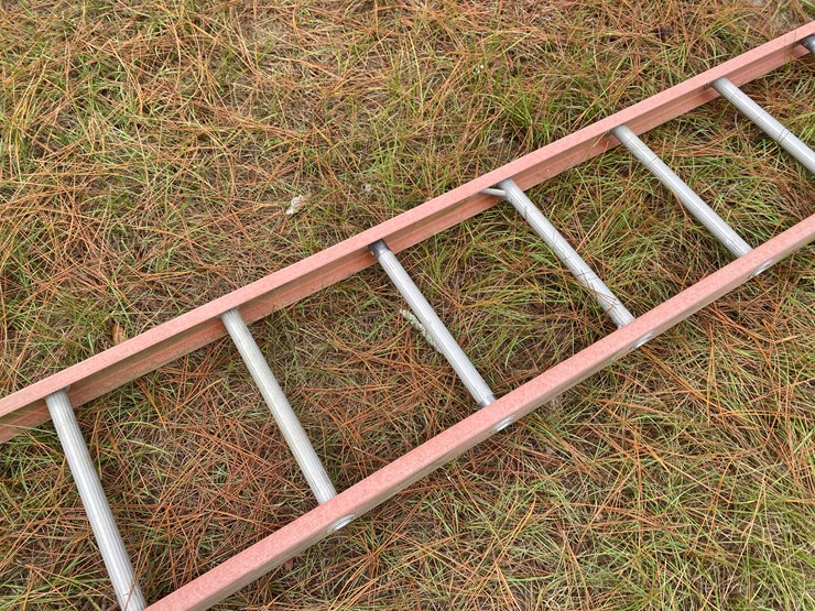 #68-•-#176-•-12-foot-fiberglass-ladder-image-3