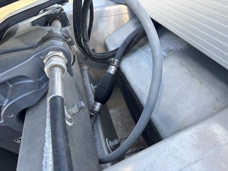 2011-unknown-trailer-image-32