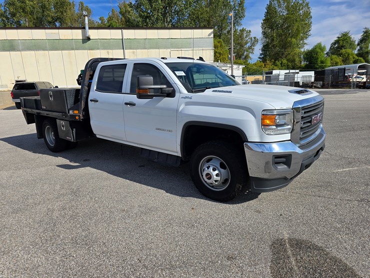 2017-gmc-sierra-3500-image-35