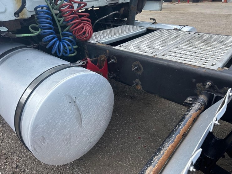 2015-international-prostar-image-9