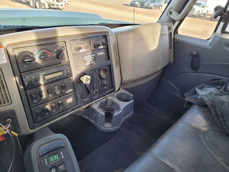 2013-international-harvester-sx525-truck-bucket-truck-image-15