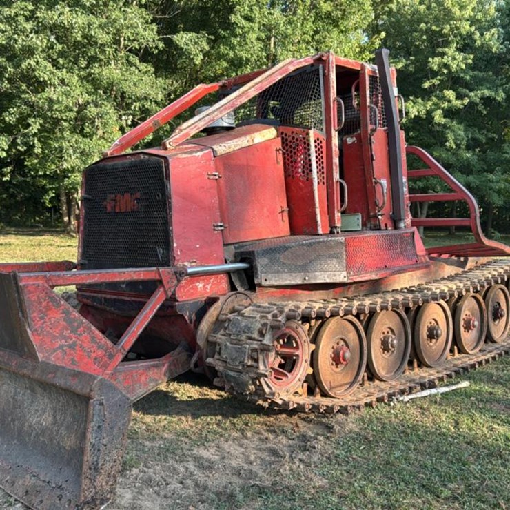 #1752 • 2013 KMC 210CA Track Skidder