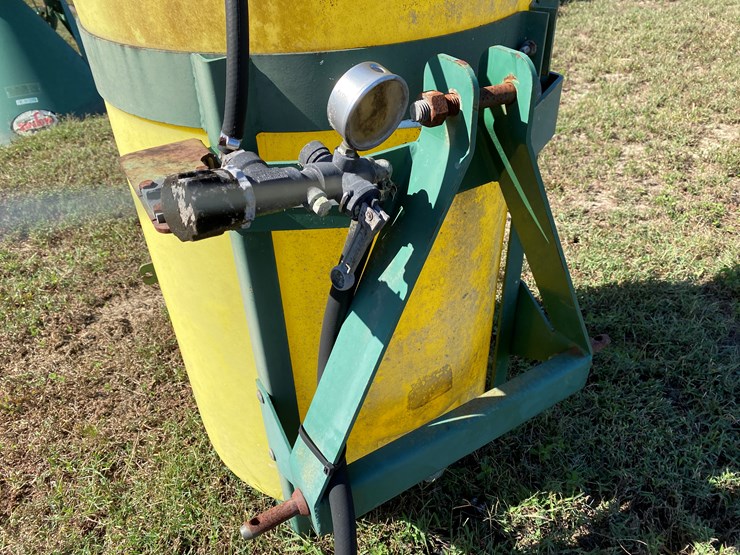 #88-•-#198-•-kmc-3-point-spray-tank-image-3