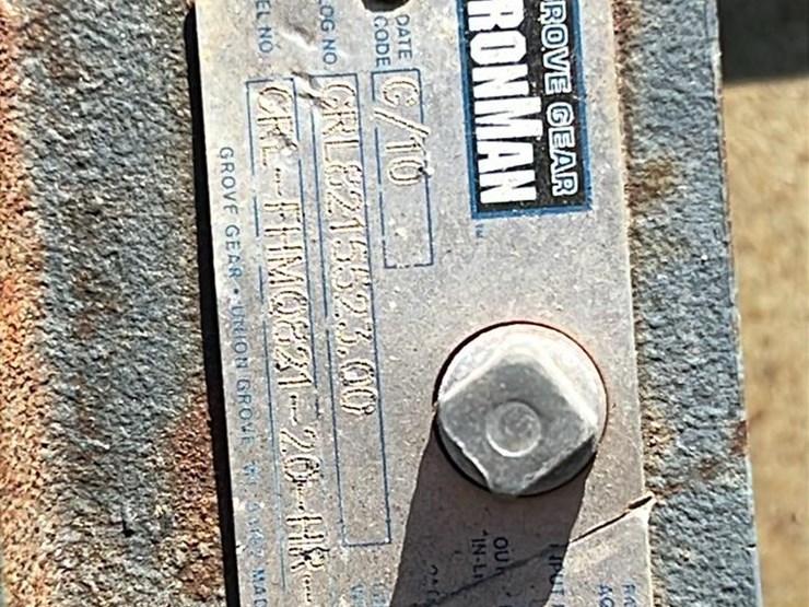 #4714-•-16’x16’-clemco-abrasive-blast-room-image-12