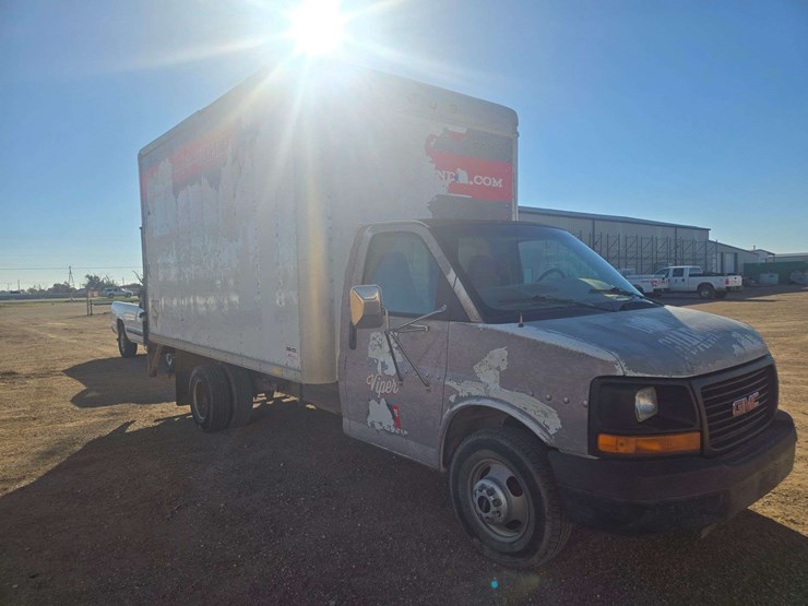 2003-gmc-3500-image-2