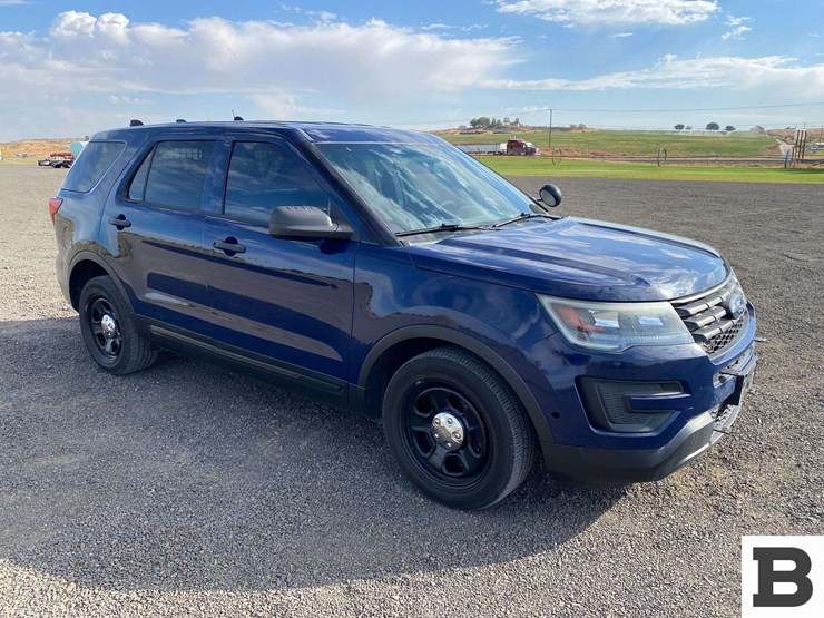 2016-ford-explorer-image-7