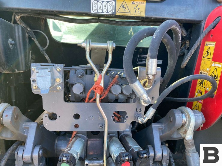 2012-massey-ferguson-5475-image-38