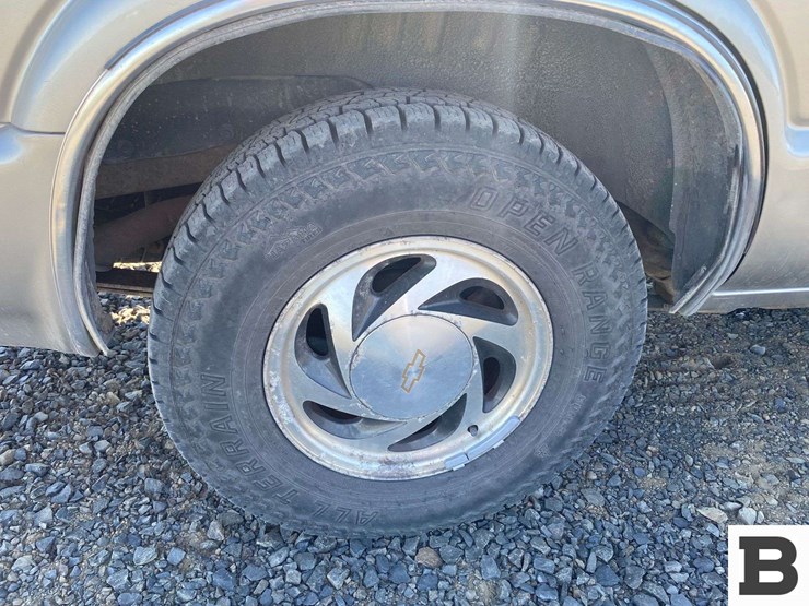 2001-chevrolet-blazer-image-16