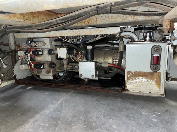 #1382-•-19'-scissor-lift-(f)-image-30