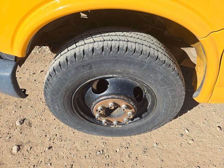 2002-chevrolet-g30-image-6