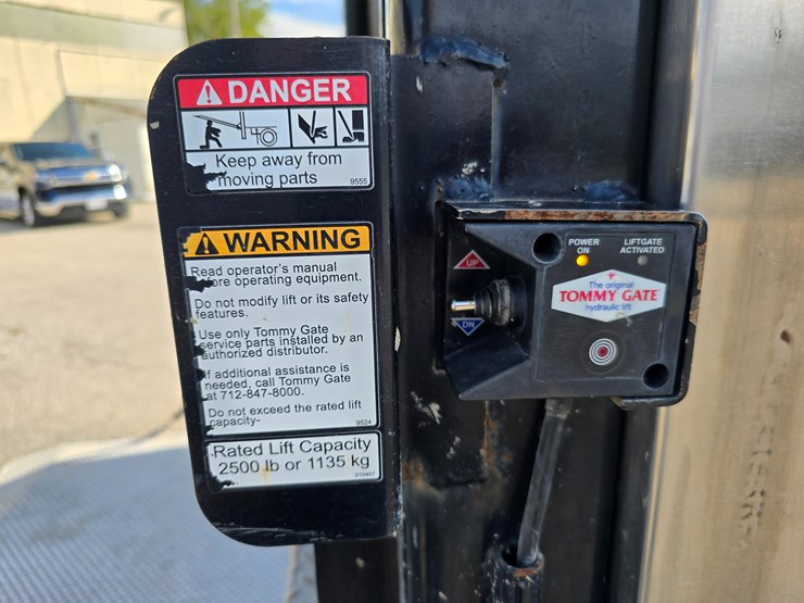 #22329-•-2014-freightliner-m2-106-box-truck-image-97