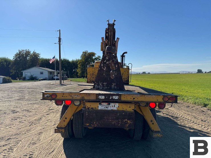 1969-mack-boom-truck-image-5