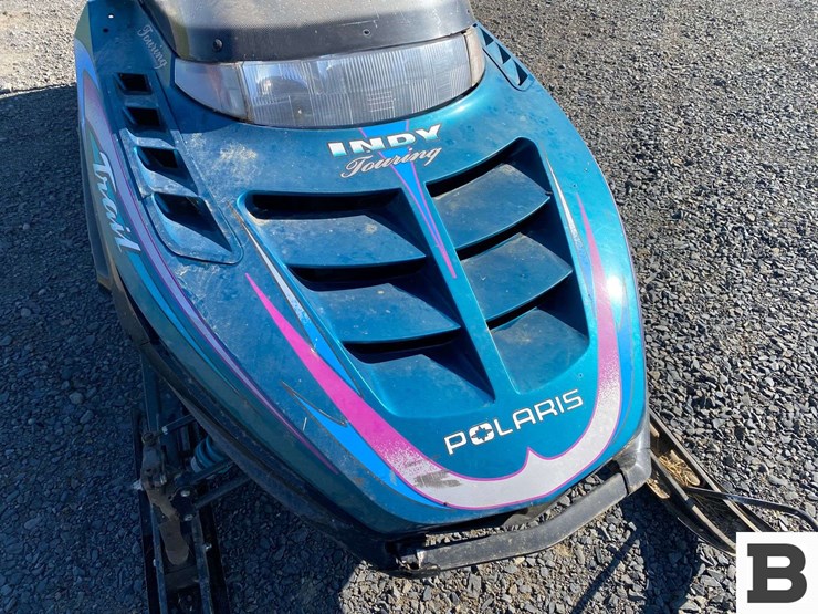 1998-polaris-indy-trail-touring-snowmobile-image-8
