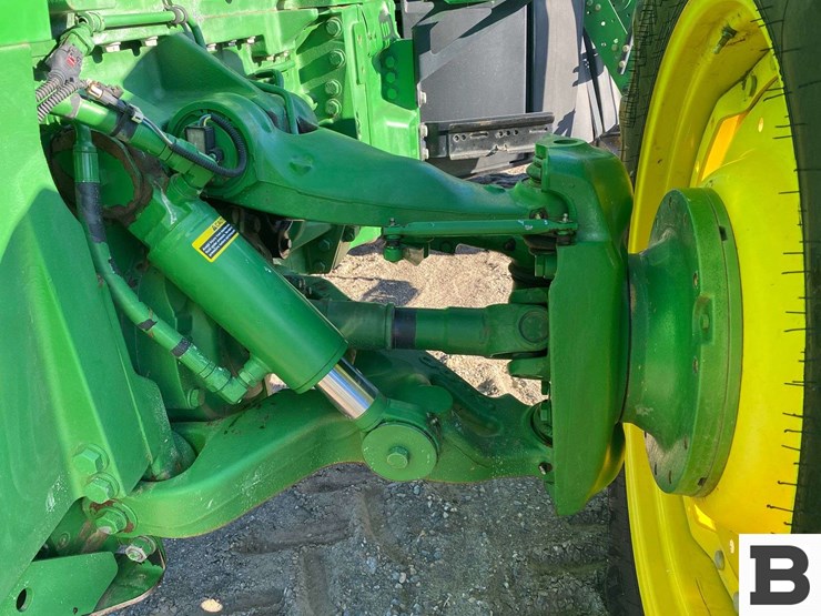 2011-john-deere-8285-tractor-image-13
