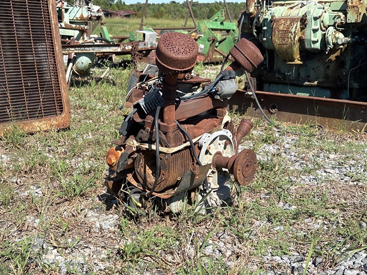 #121-•-misc-lot-with-engine-part-image-1