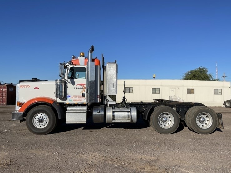 2018-peterbilt-367-image-2