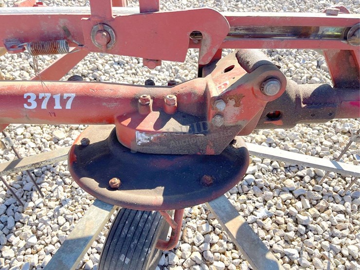 hesston-3717-image-19