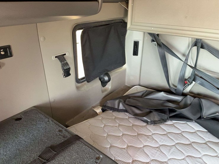 2017-international-prostar-image-23