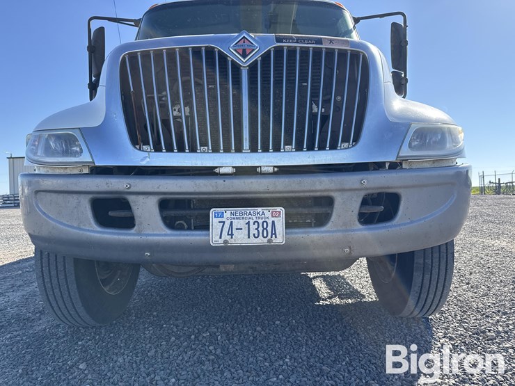2005-international-durastar-4300-image-9
