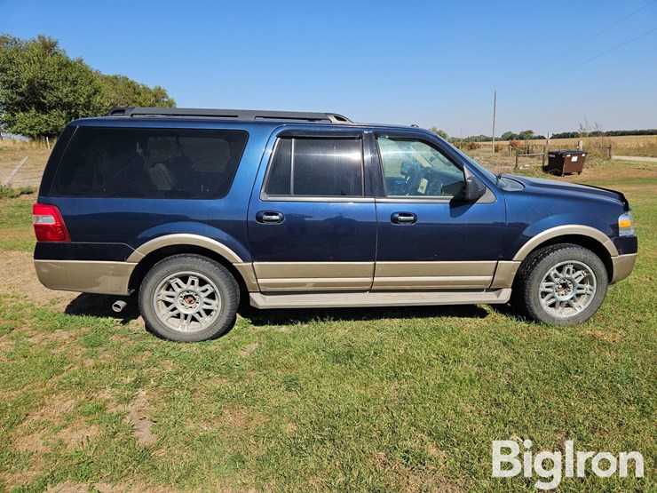 2014-ford-expedition-xlt-image-4