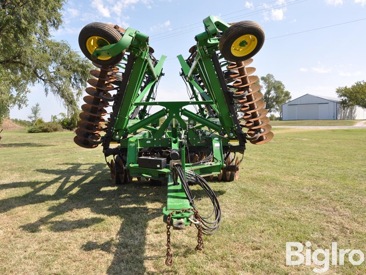 2015-john-deere-2623vt-image-2