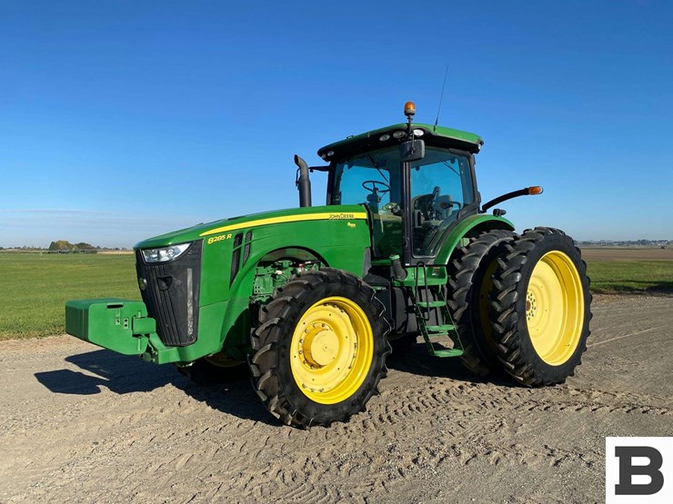 2011-john-deere-8285-tractor-image-1