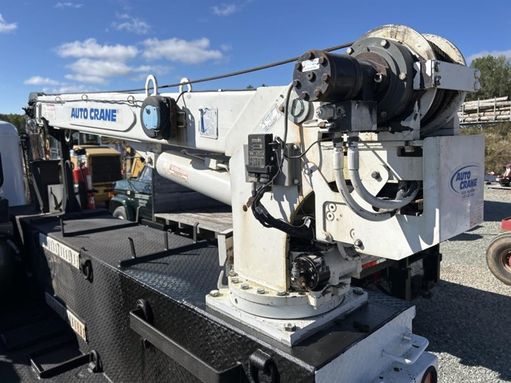 2017-peterbilt-337-image-39