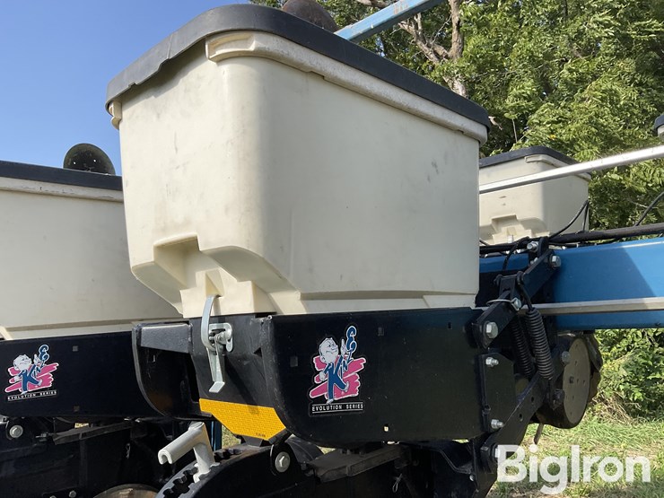 2009-kinze-3500-image-17