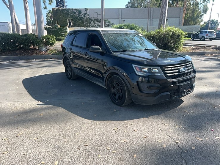 2017-ford-explorer-image-1