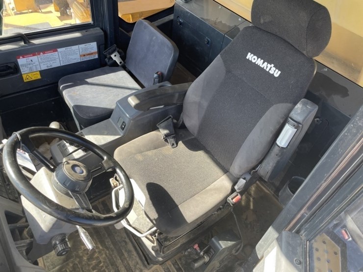 2015-komatsu-hd605-7e0-image-30