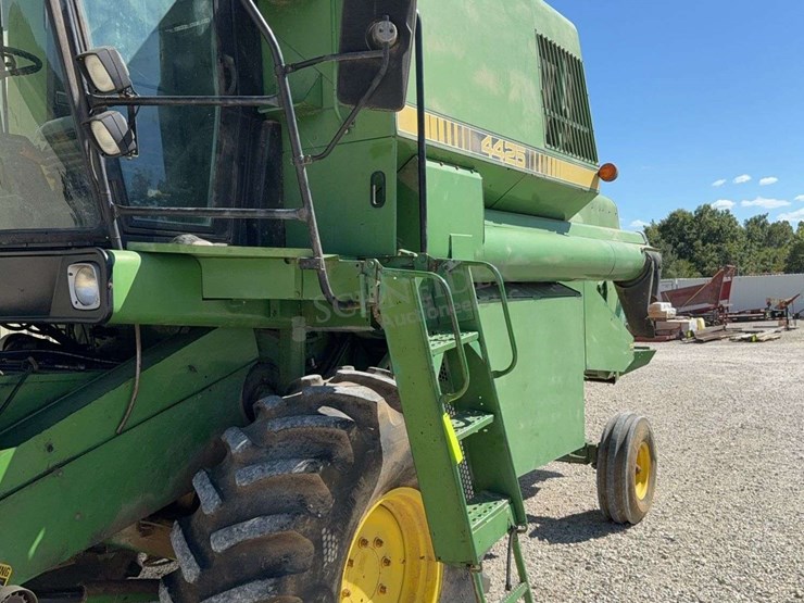 john-deere-4425-image-86