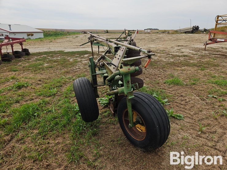 john-deere-2350-2450-image-6