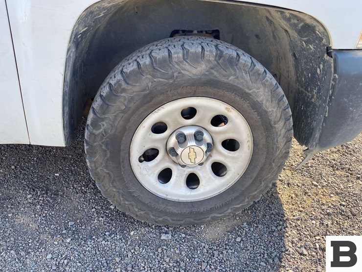 2012-chevrolet-silverado-1500-image-23